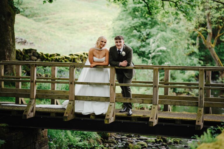 Relaxed wedding photography keeps you with your guests without losing the moments that matter
